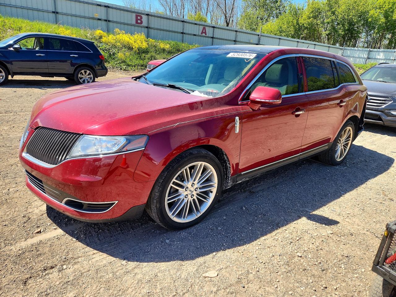 2014 Lincoln Mkt Red vin: 2LMHJ5AT1EBL58073