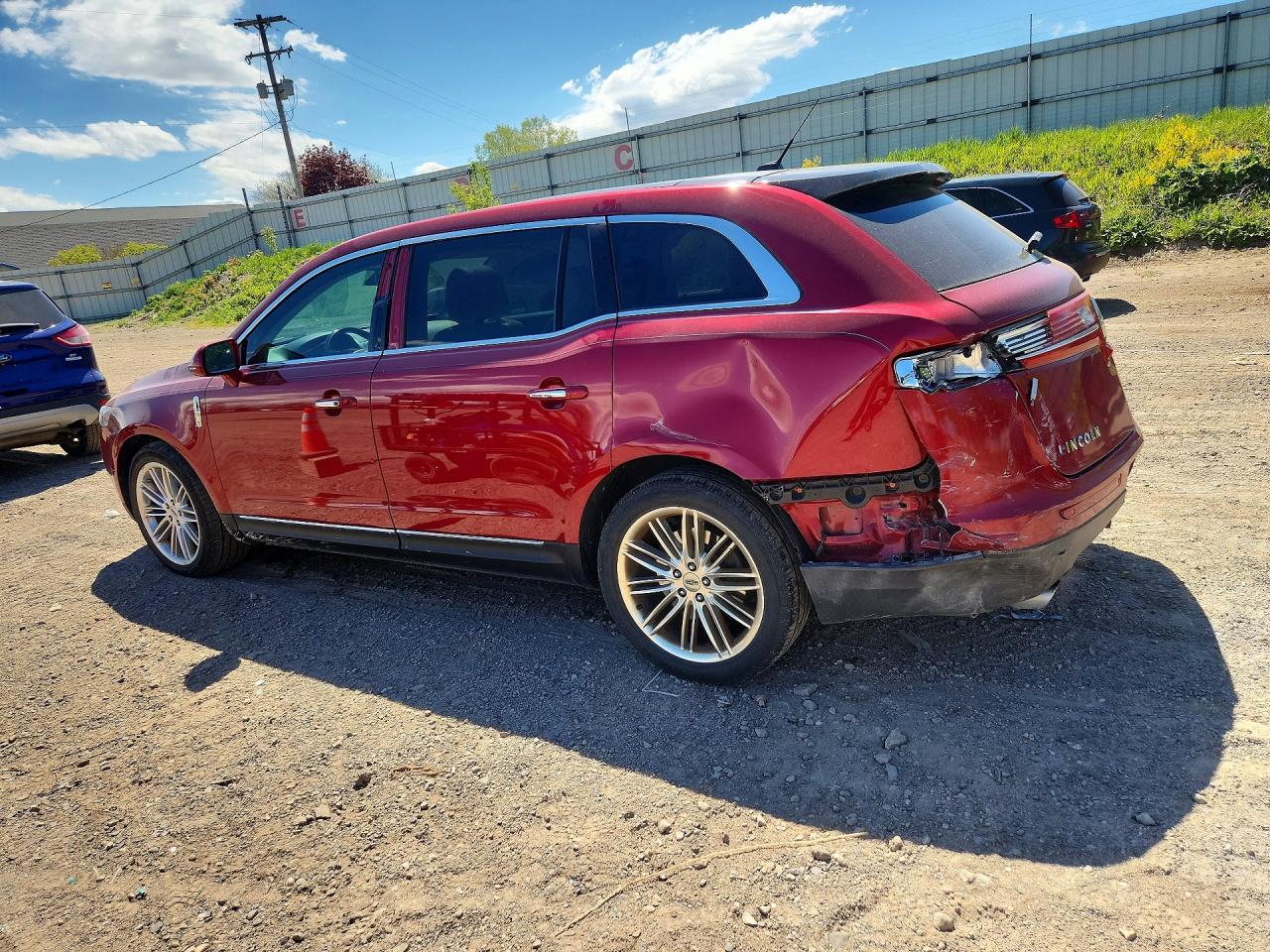 2014 Lincoln Mkt Red vin: 2LMHJ5AT1EBL58073