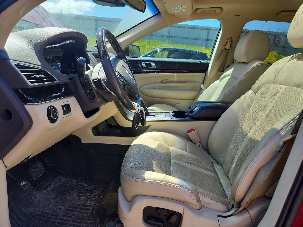2014 Lincoln Mkt Red vin: 2LMHJ5AT1EBL58073