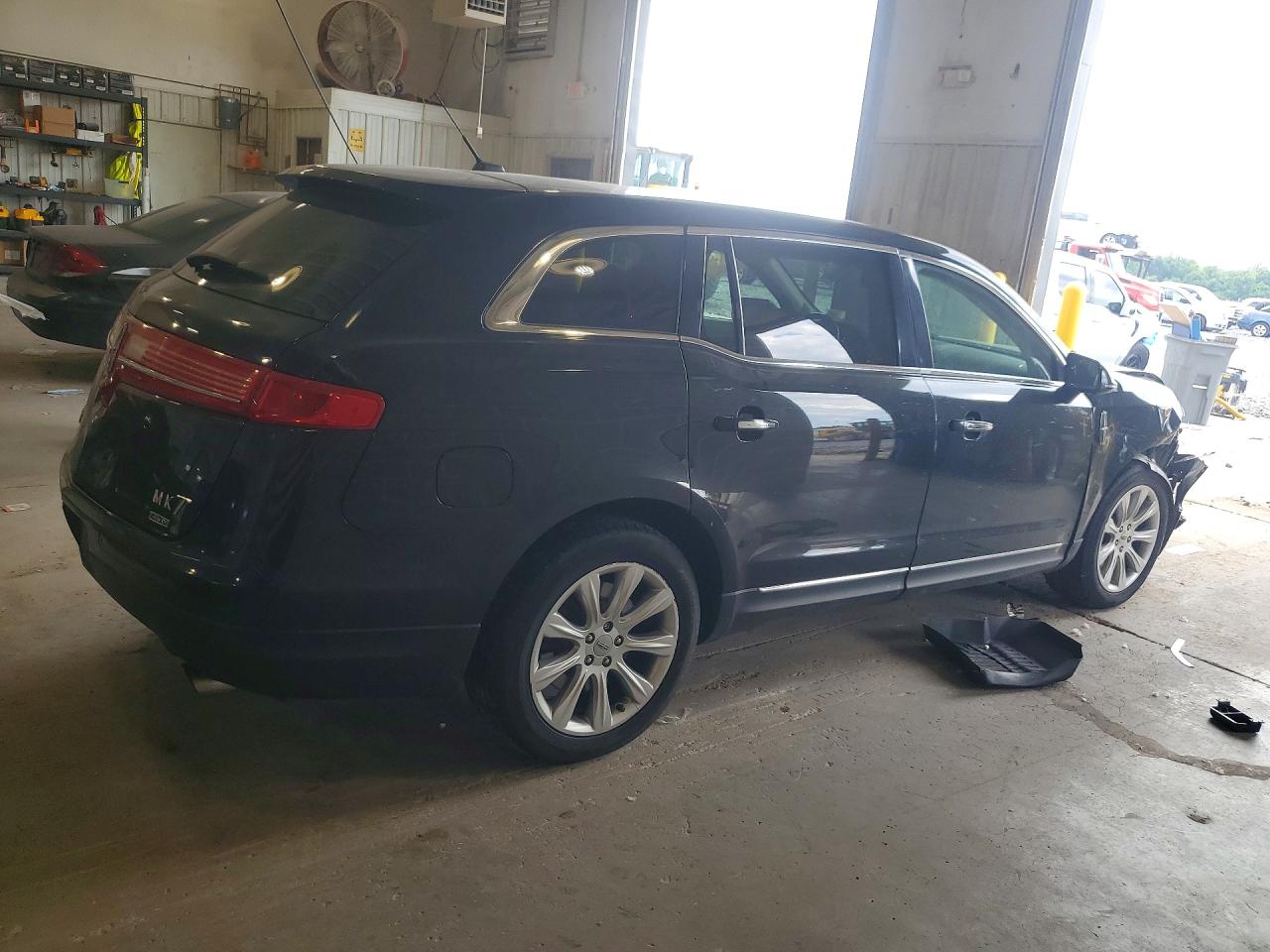 2015 Lincoln Mkt Black vin: 2LMHJ5AT1FBL03057