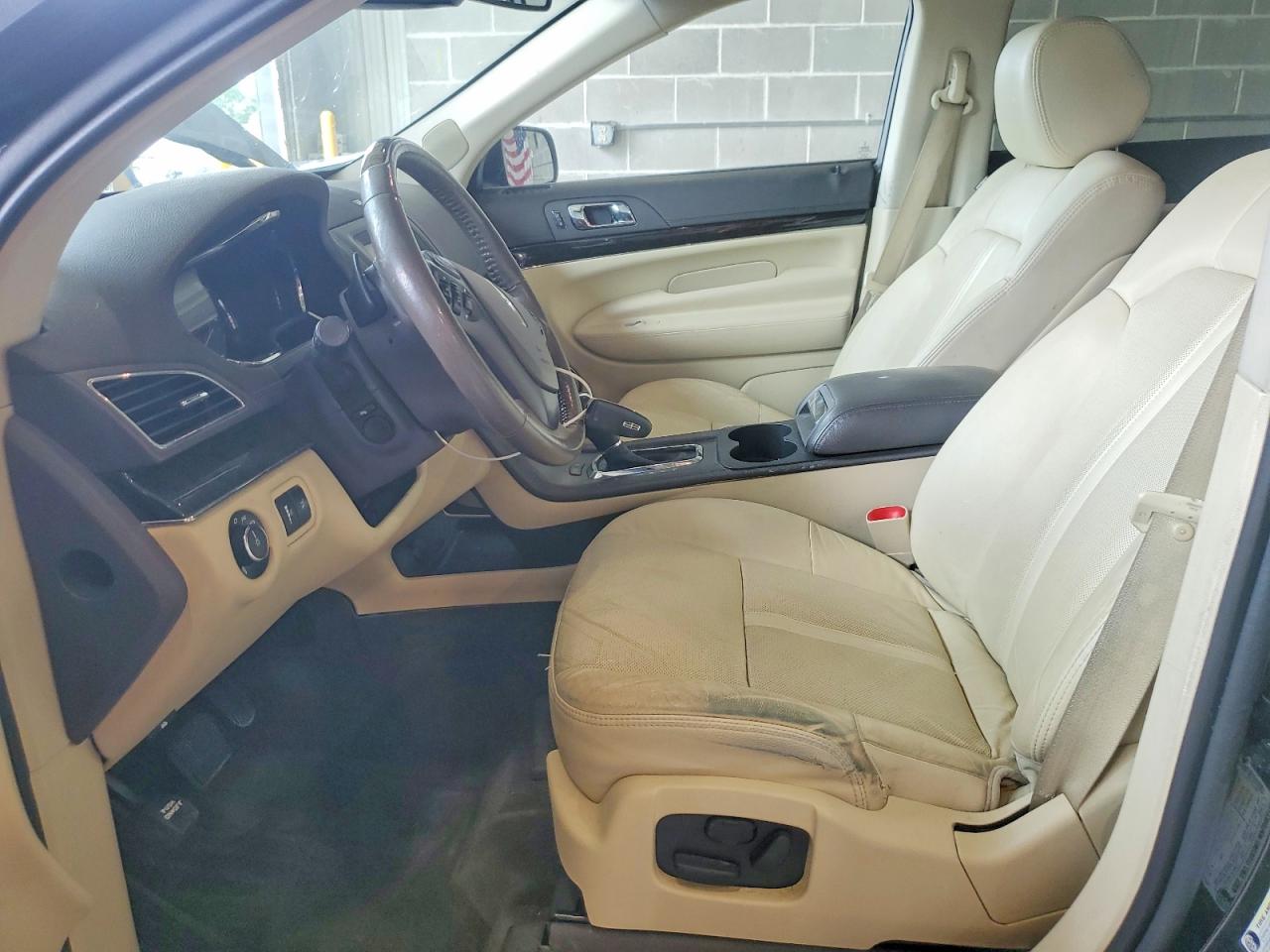 2015 Lincoln Mkt Black vin: 2LMHJ5AT1FBL03057