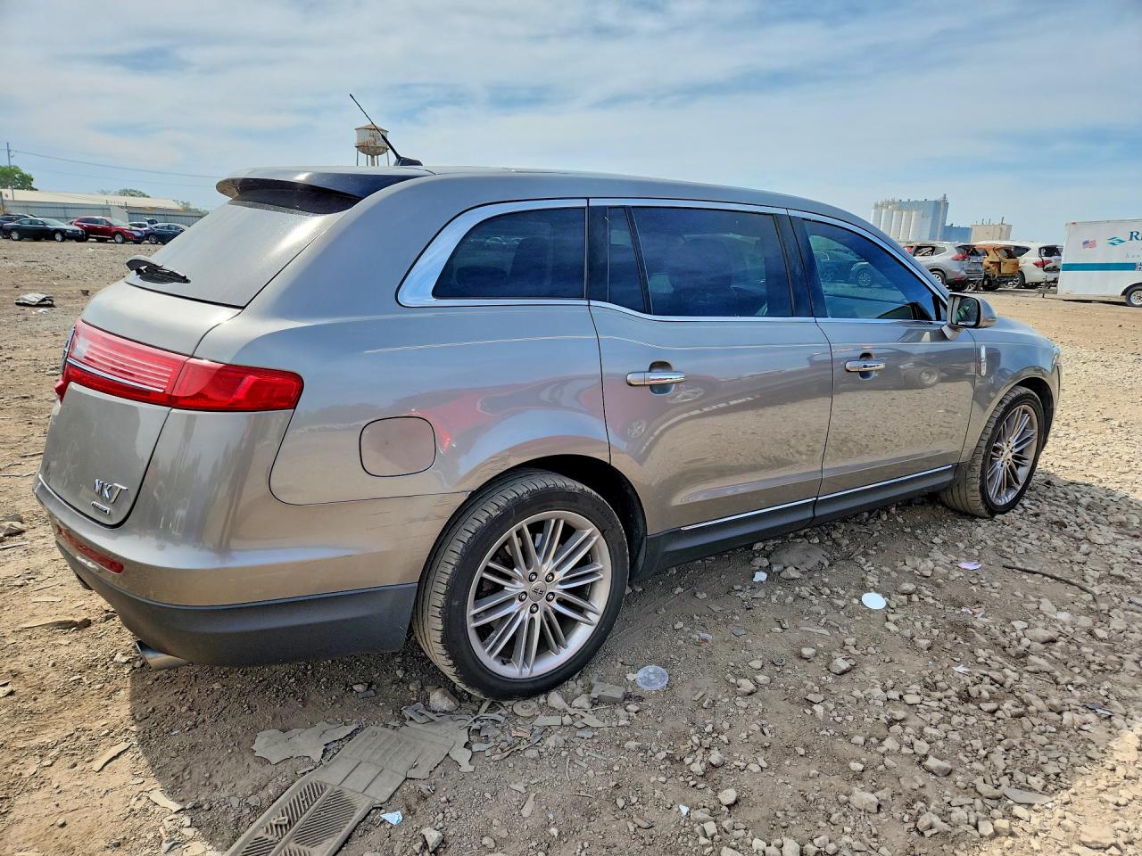 2015 Lincoln Mkt Серый vin: 2LMHJ5AT1FBL03642