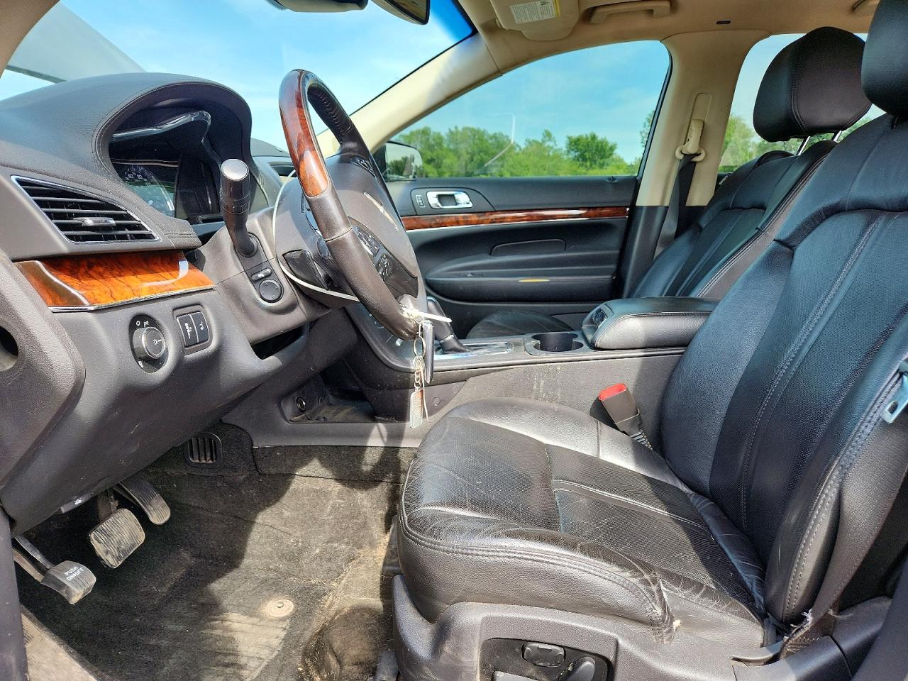 2015 Lincoln Mkt Серый vin: 2LMHJ5AT1FBL03642