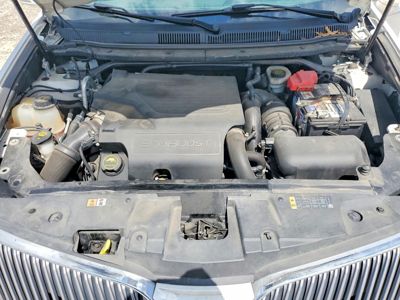 2015 Lincoln Mkt Белый vin: 2LMHJ5AT1FBL04175