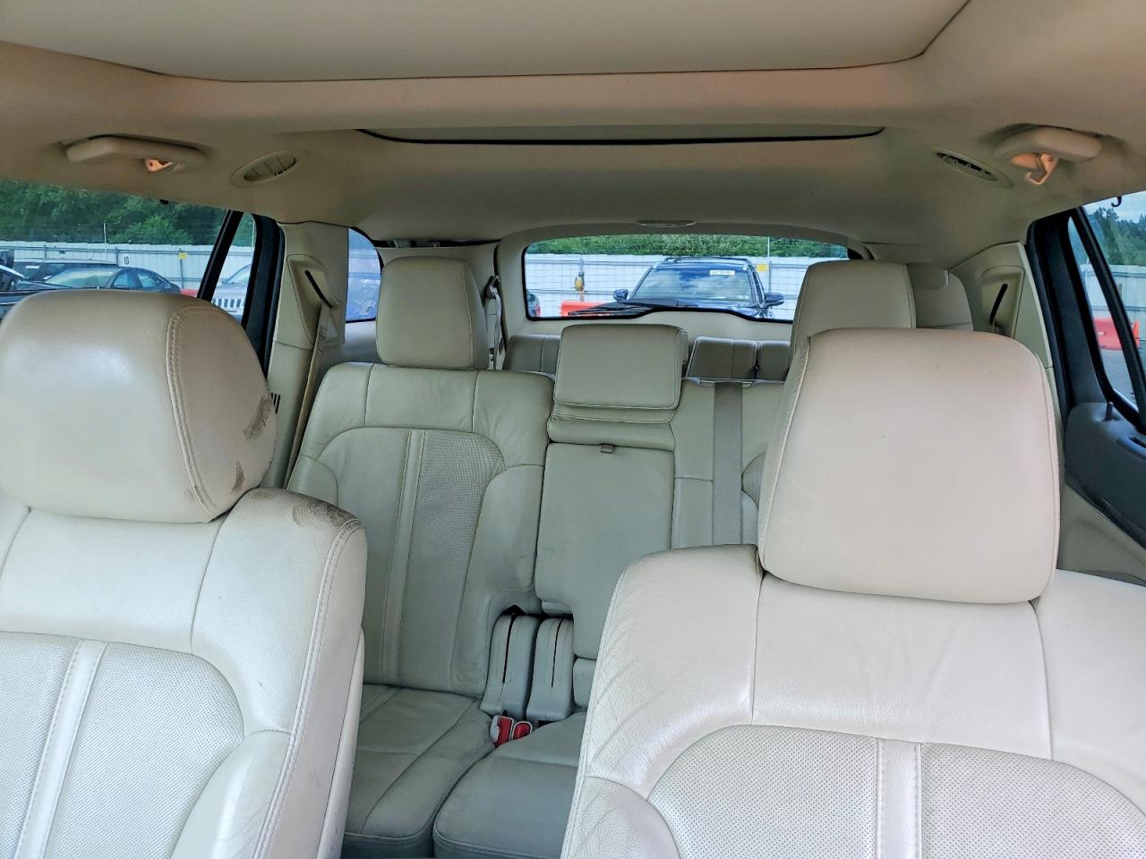 2013 Lincoln Mkt White vin: 2LMHJ5AT2DBL55021