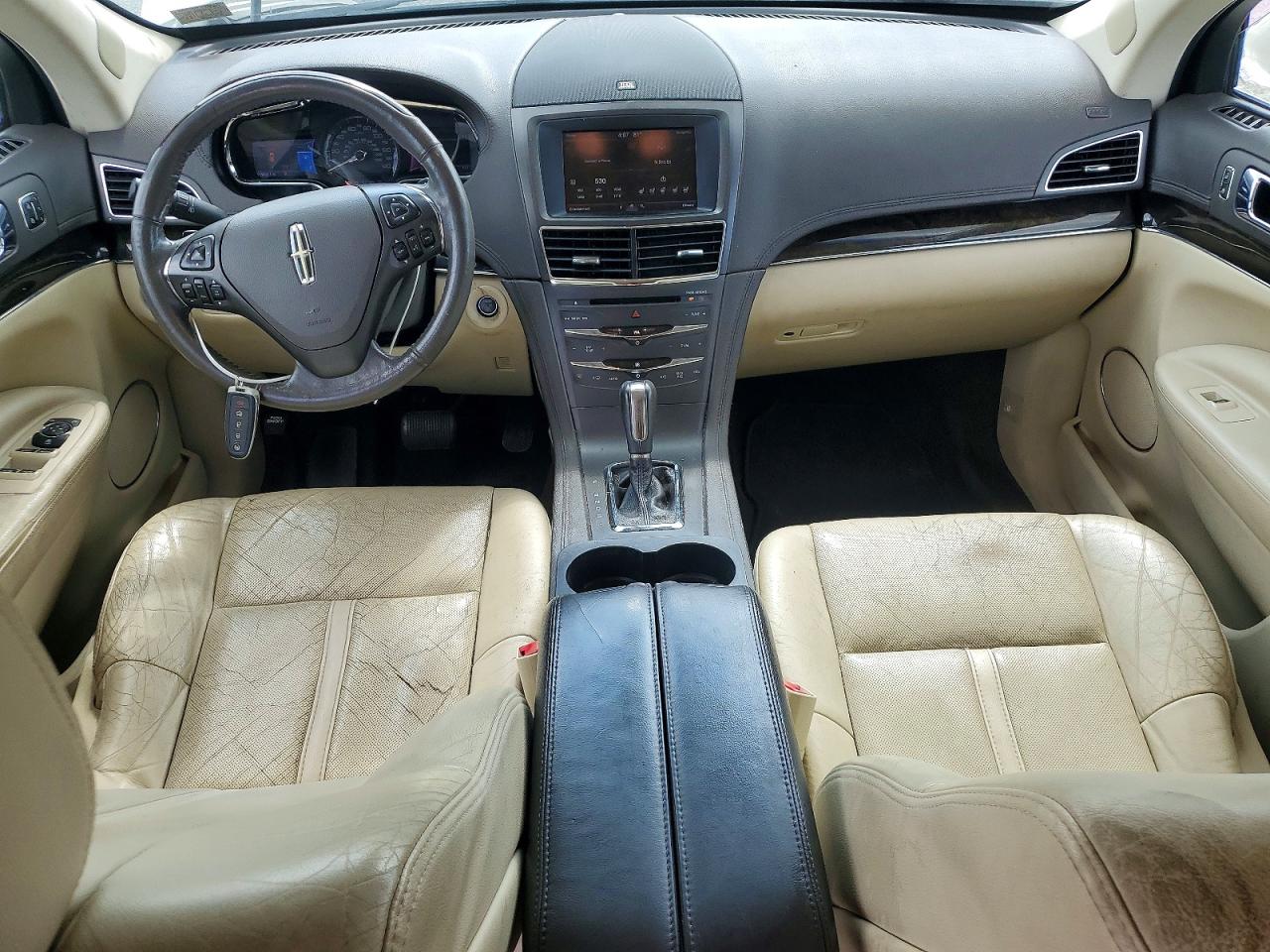 2013 Lincoln Mkt White vin: 2LMHJ5AT2DBL55021