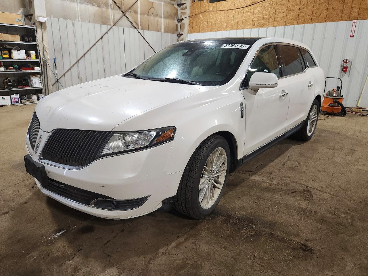 2013 Lincoln Mkt White vin: 2LMHJ5AT2DBL57058