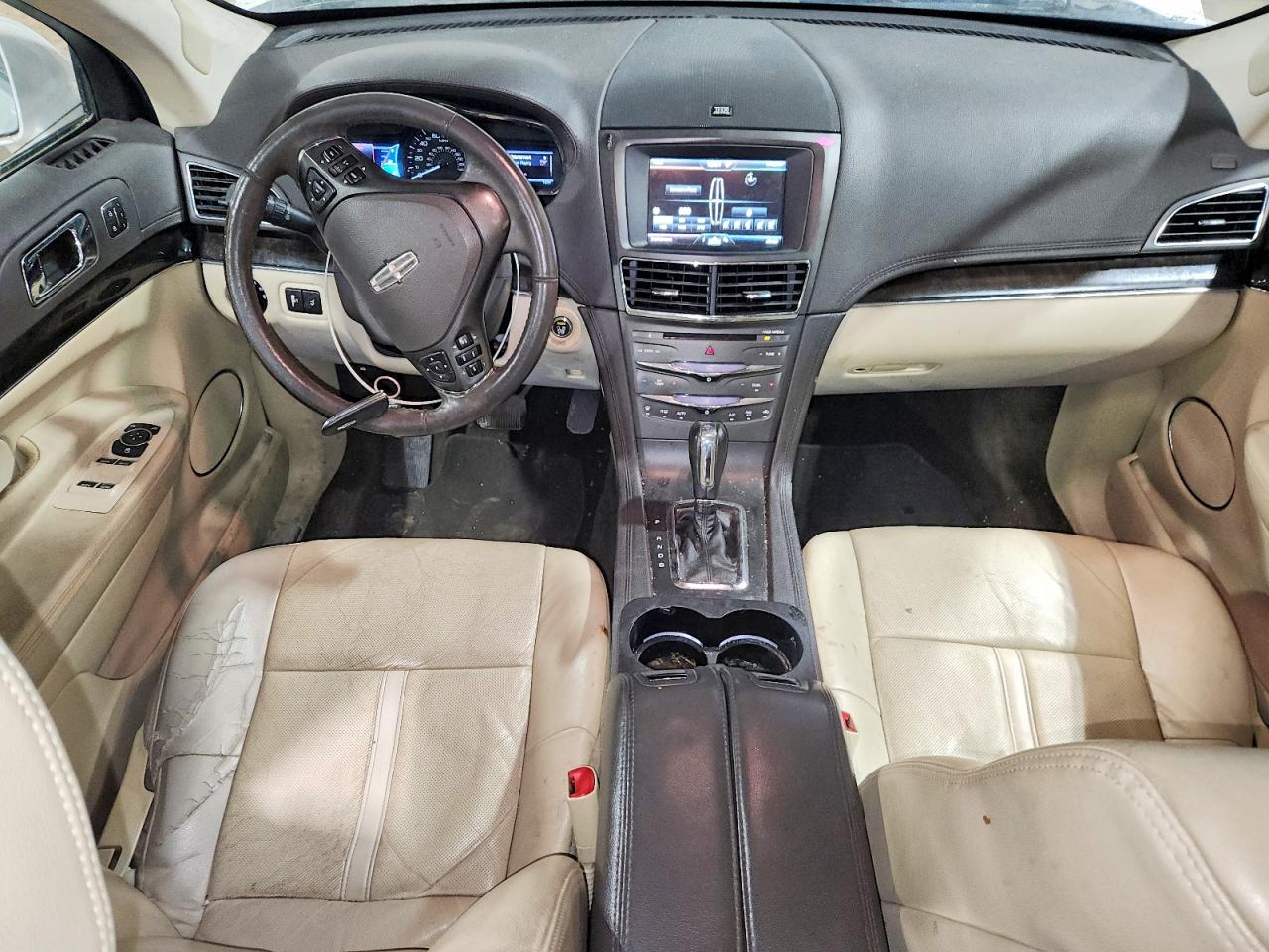 2013 Lincoln Mkt White vin: 2LMHJ5AT2DBL57058