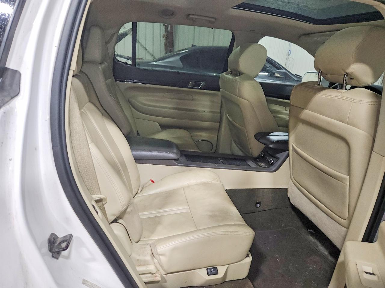 2013 Lincoln Mkt White vin: 2LMHJ5AT2DBL57058