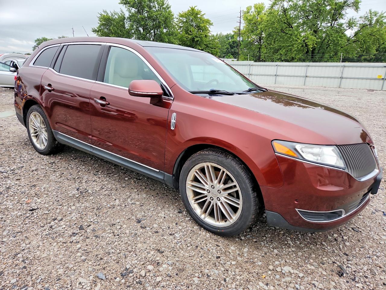 2015 Lincoln Mkt Brown vin: 2LMHJ5AT2FBL02029