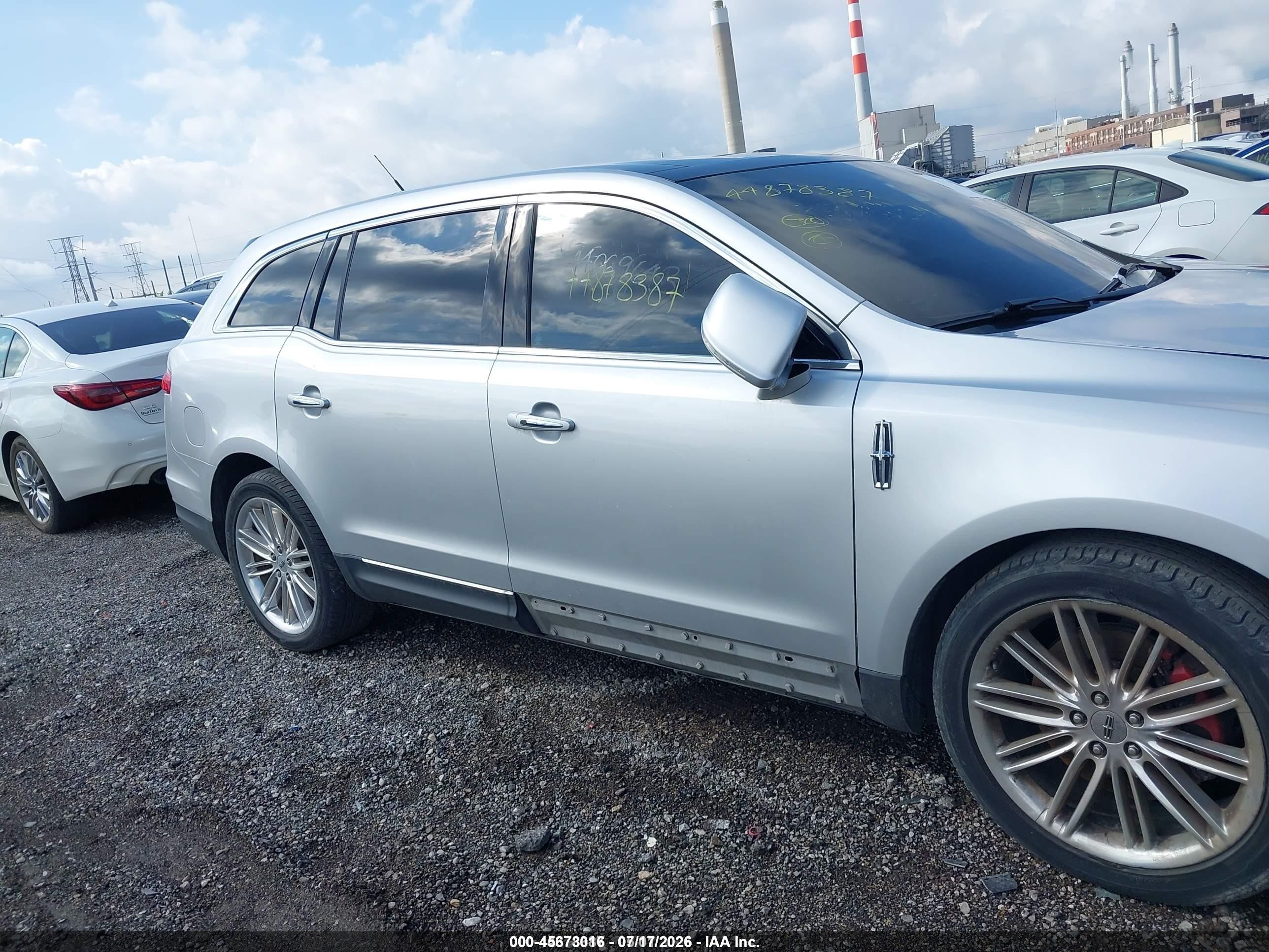 2015 Lincoln Mkt Ecoboost Silver vin: 2LMHJ5AT2FBL03035
