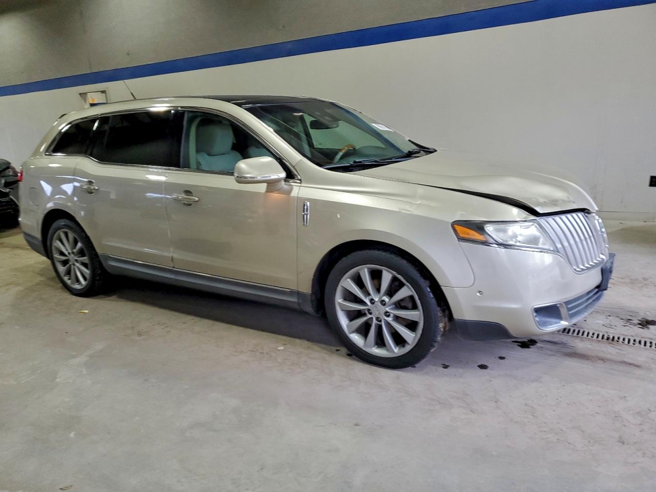 2011 Lincoln Mkt Beige vin: 2LMHJ5AT3BBJ53852