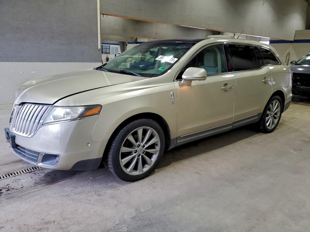 2011 Lincoln Mkt Beige vin: 2LMHJ5AT3BBJ53852