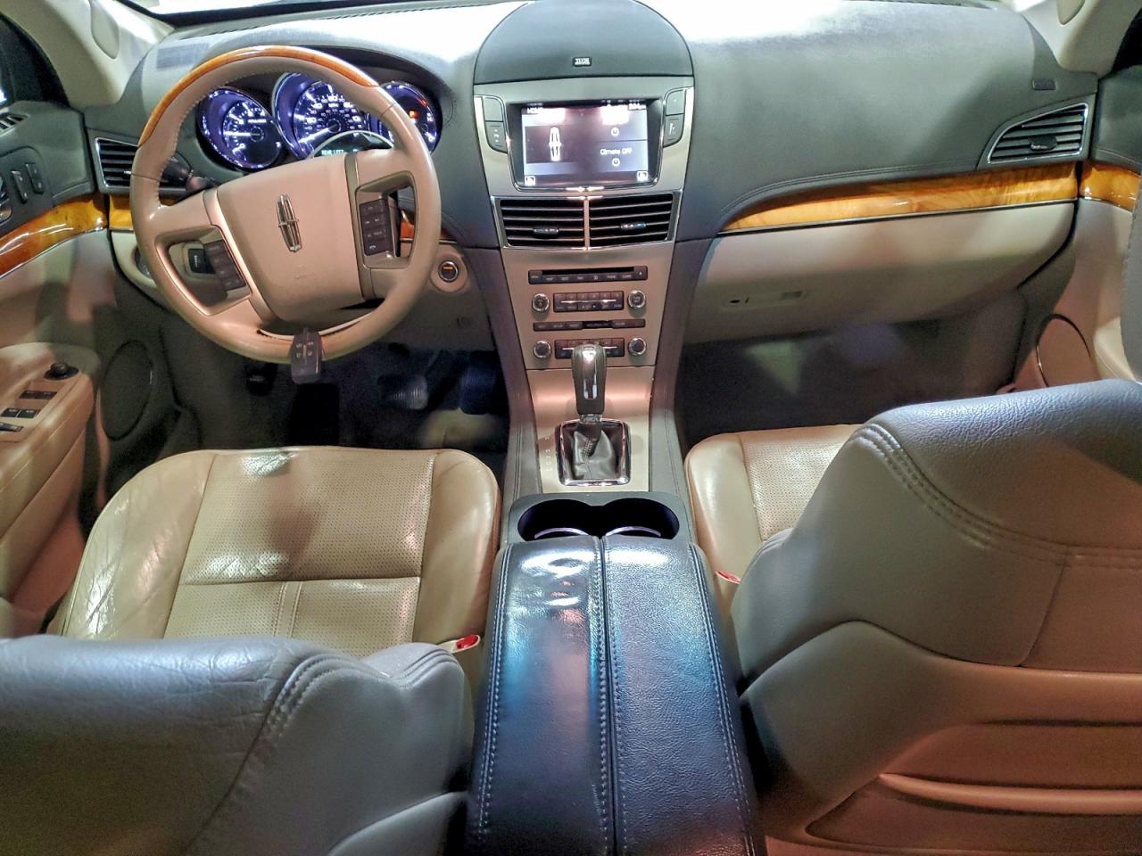 2011 Lincoln Mkt Beige vin: 2LMHJ5AT3BBJ53852