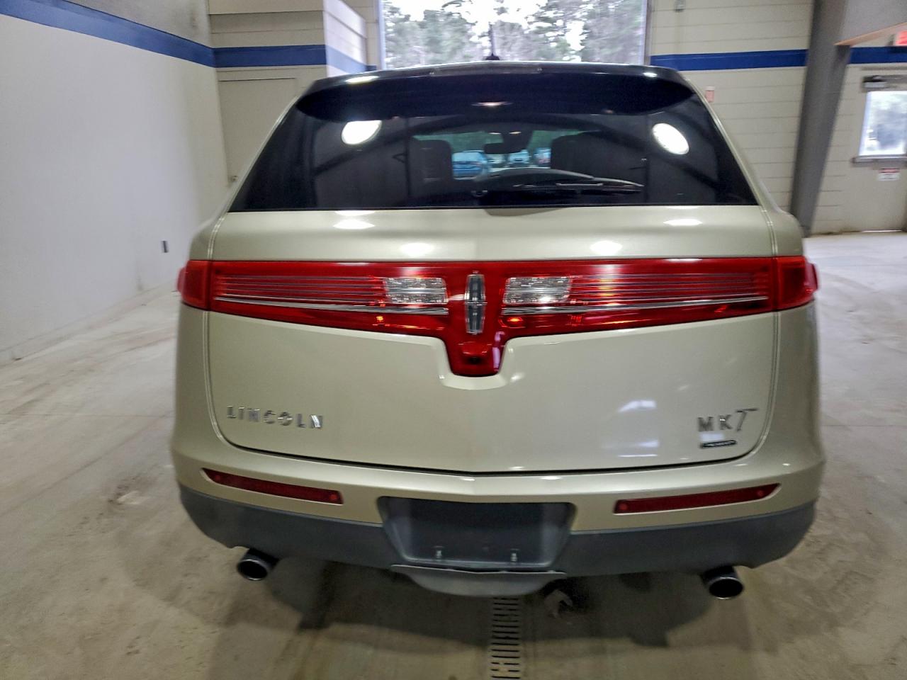 2011 Lincoln Mkt Beige vin: 2LMHJ5AT3BBJ53852