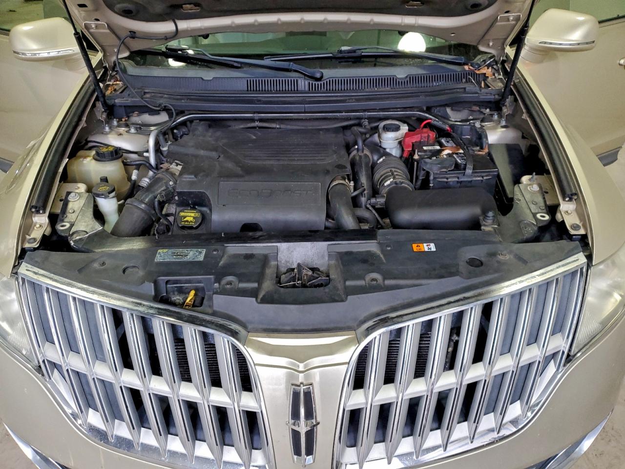 2011 Lincoln Mkt Beige vin: 2LMHJ5AT3BBJ53852