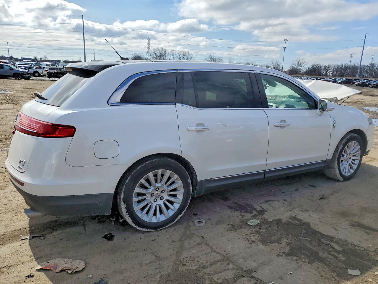 2012 Lincoln Mkt White vin: 2LMHJ5AT3CBL52062