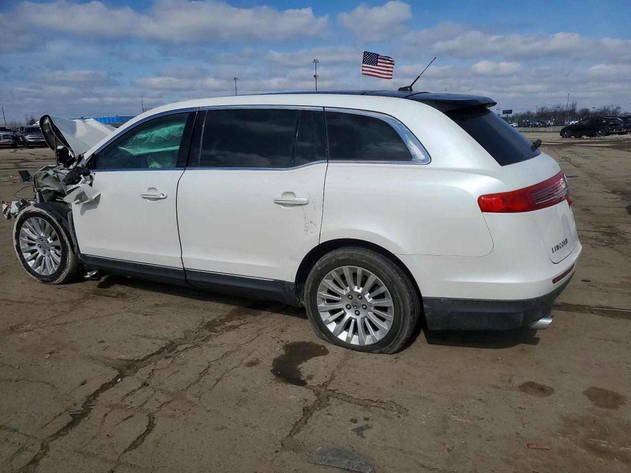 2012 Lincoln Mkt White vin: 2LMHJ5AT3CBL52062