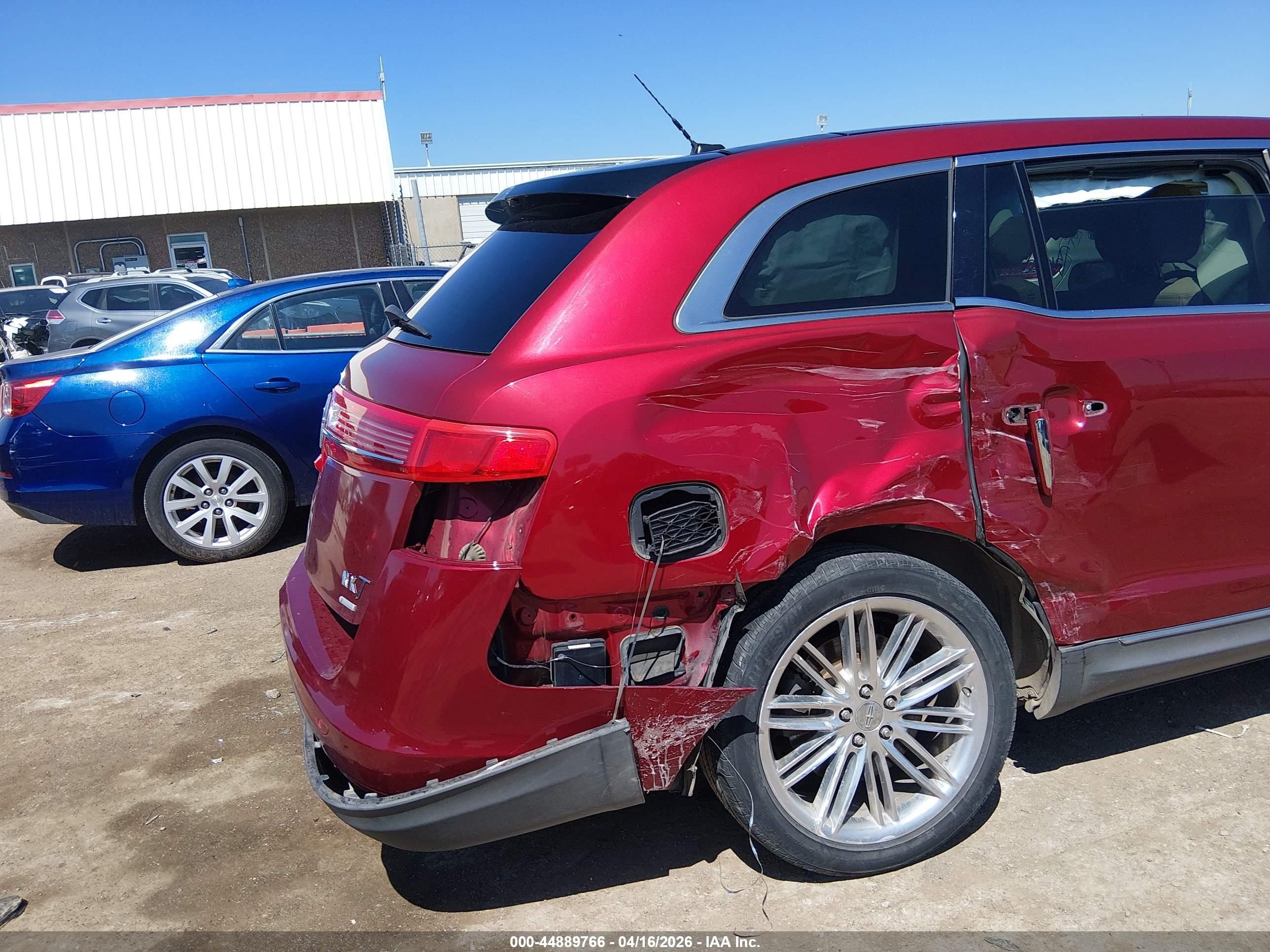 2013 Lincoln Mkt Ecoboost Red vin: 2LMHJ5AT3DBL50233
