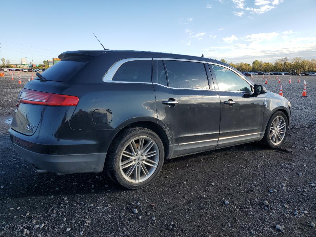 2013 Lincoln Mkt Black vin: 2LMHJ5AT3DBL54492