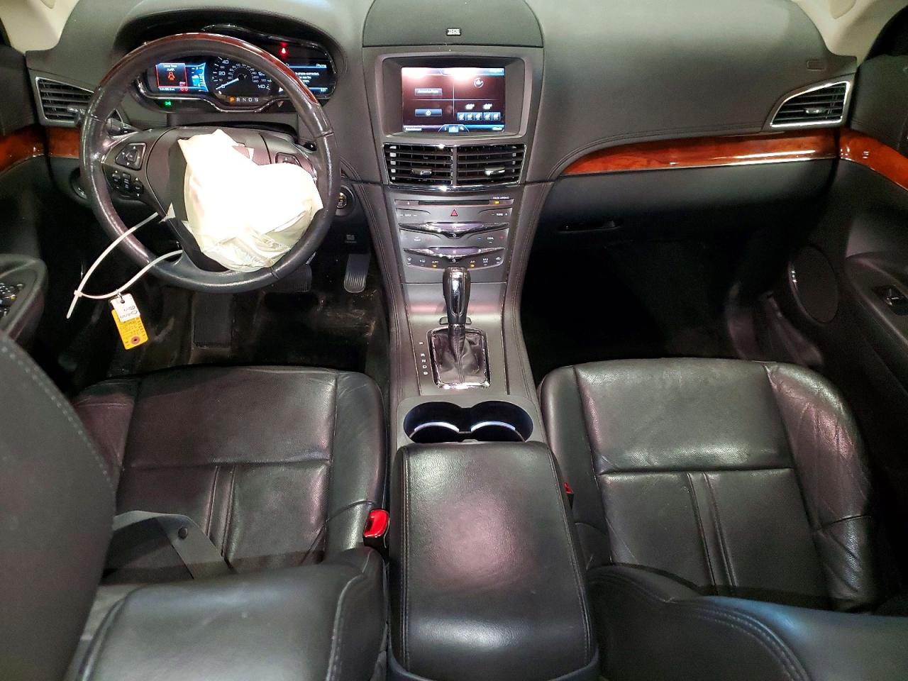 2015 Lincoln Mkt Red vin: 2LMHJ5AT3FBL02024