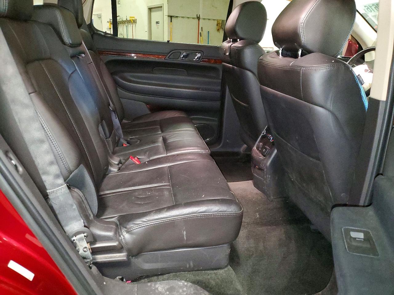 2015 Lincoln Mkt Red vin: 2LMHJ5AT3FBL02024