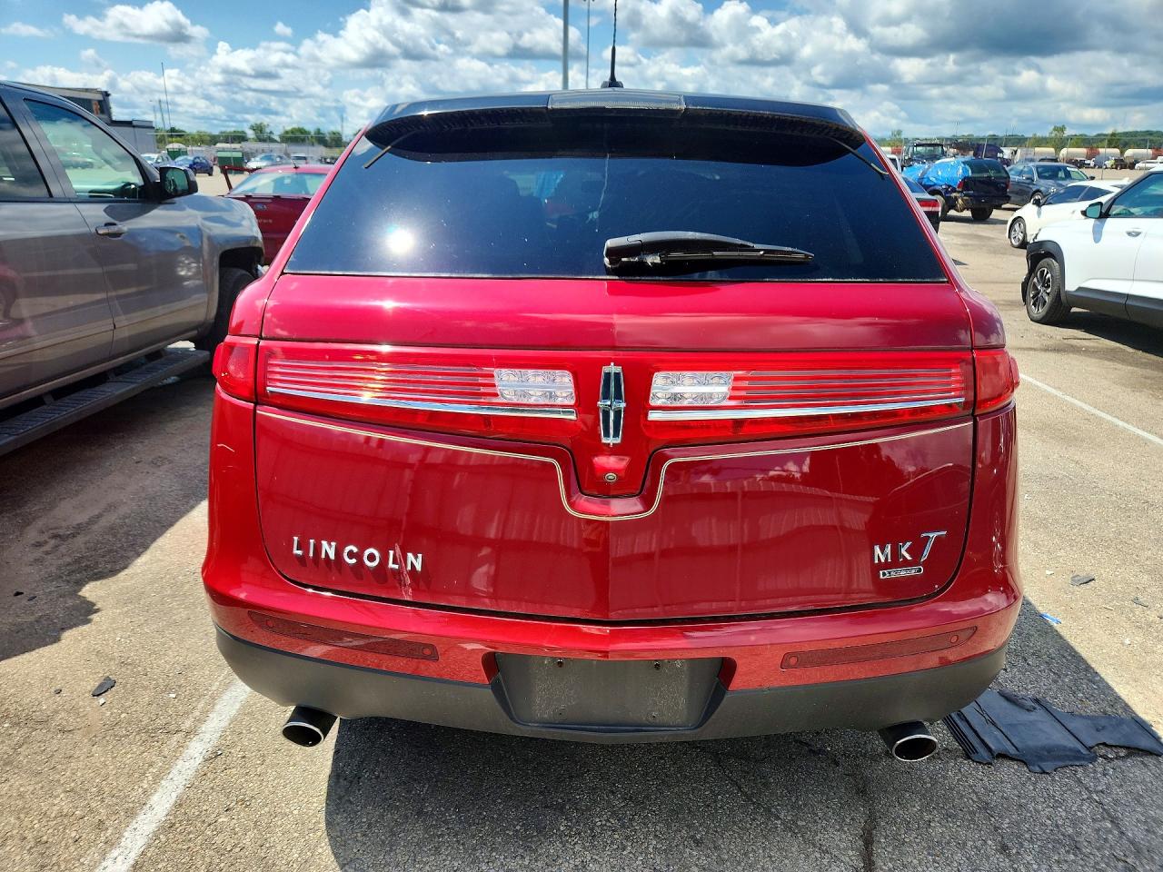 2012 Lincoln Mkt Red vin: 2LMHJ5AT4CBL54208
