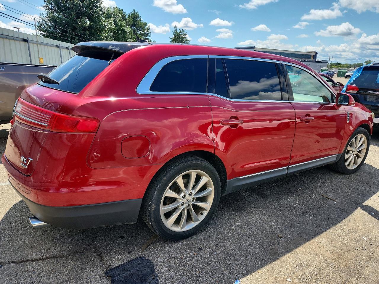 2012 Lincoln Mkt Red vin: 2LMHJ5AT4CBL54208