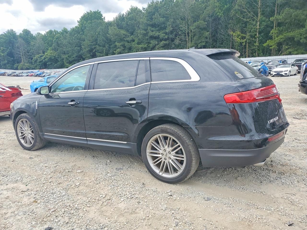 2014 Lincoln Mkt Black vin: 2LMHJ5AT4EBL56768