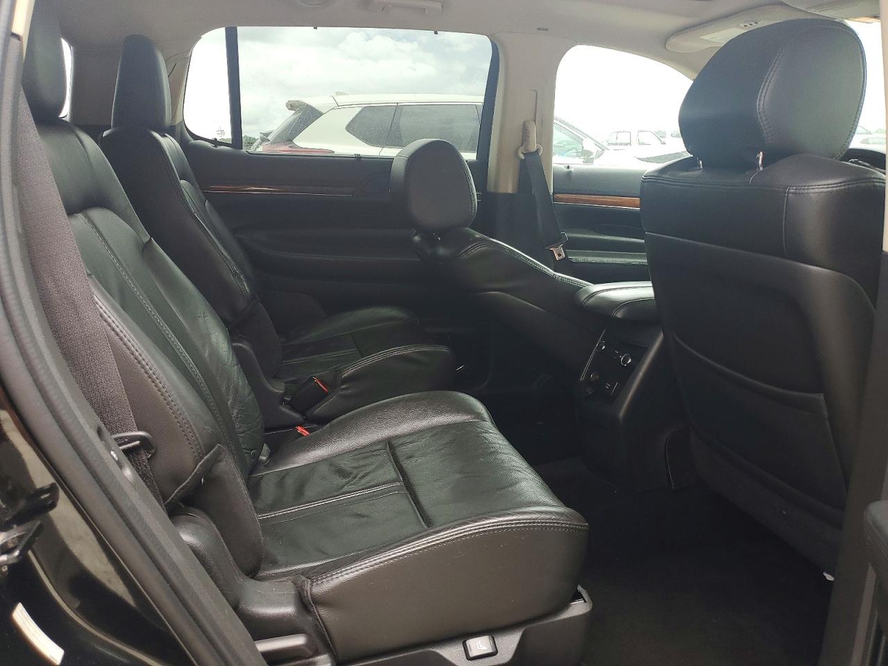 2014 Lincoln Mkt Black vin: 2LMHJ5AT4EBL56768