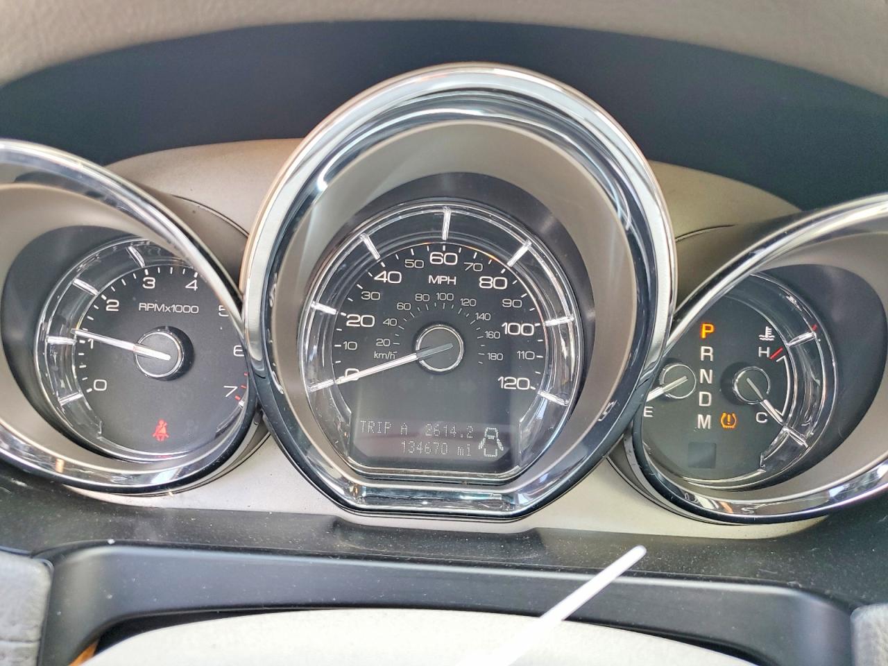 2010 Lincoln Mkt Silver vin: 2LMHJ5AT5ABJ06112