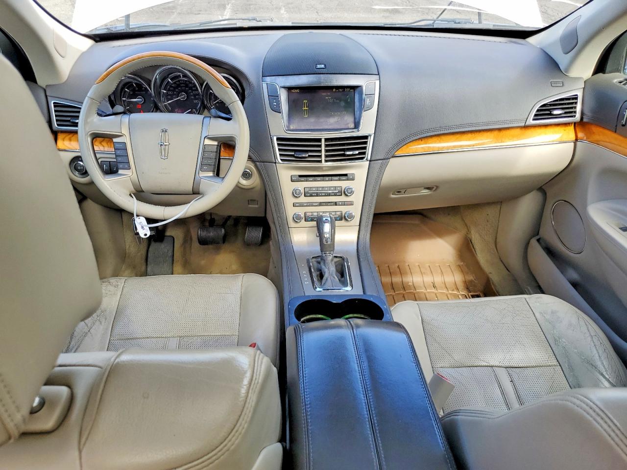 2010 Lincoln Mkt Silver vin: 2LMHJ5AT5ABJ06112