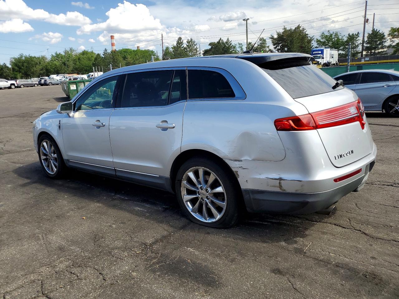 2010 Lincoln Mkt Silver vin: 2LMHJ5AT5ABJ06112