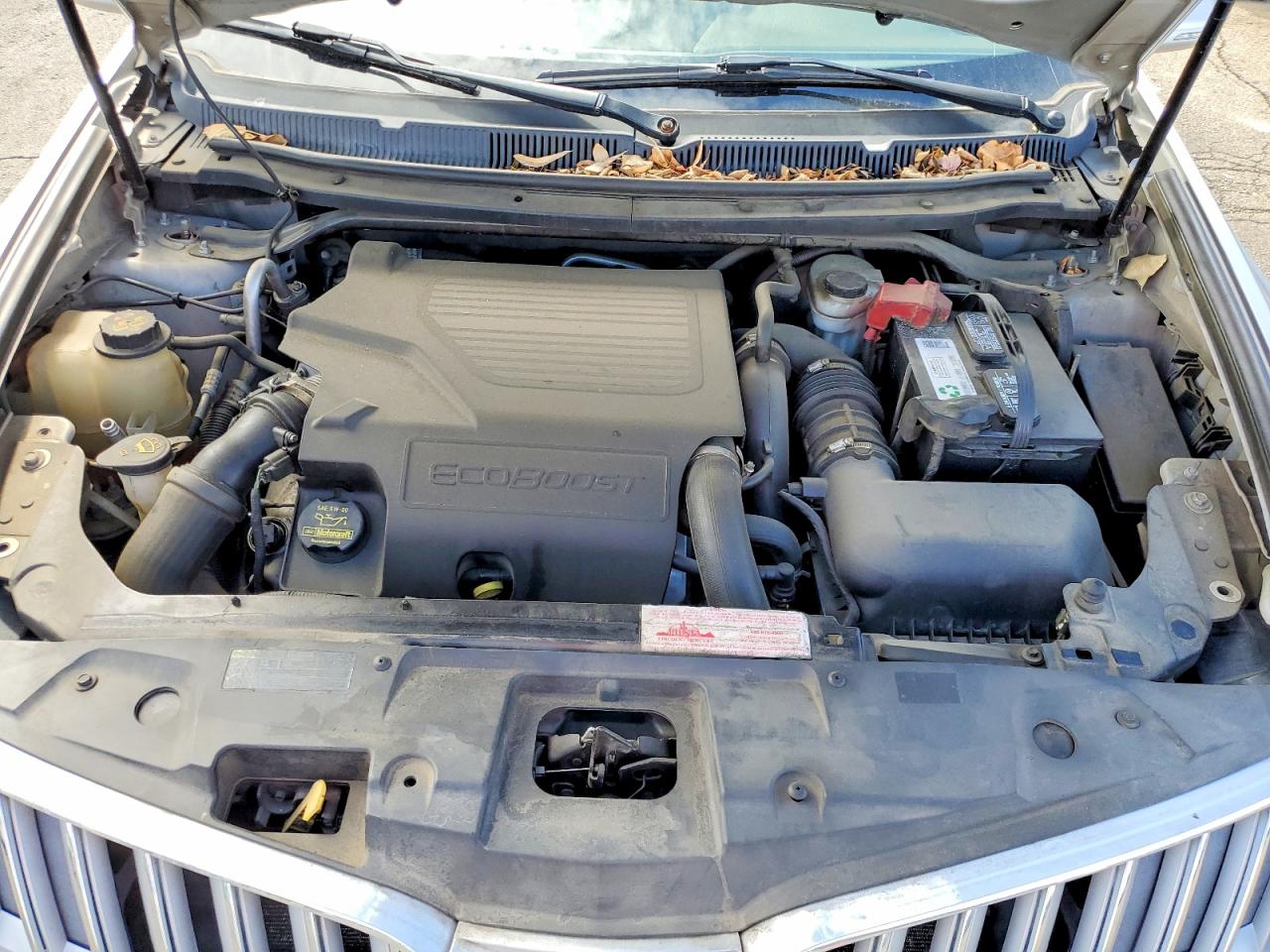 2010 Lincoln Mkt Silver vin: 2LMHJ5AT5ABJ06112