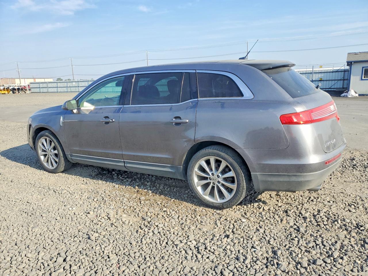 2010 Lincoln Mkt Gray vin: 2LMHJ5AT5ABJ28045
