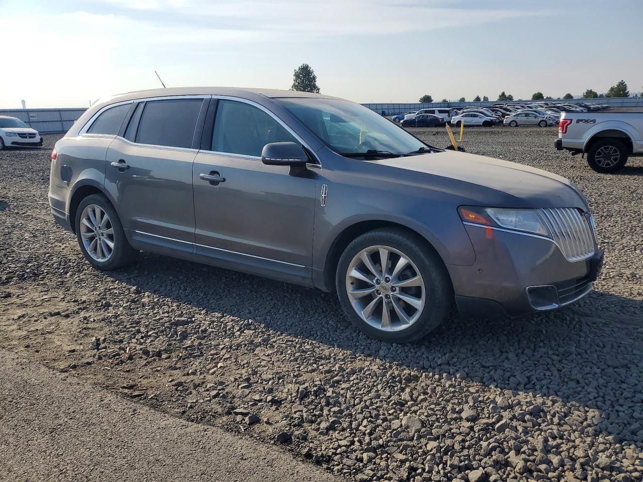 2010 Lincoln Mkt Gray vin: 2LMHJ5AT5ABJ28045