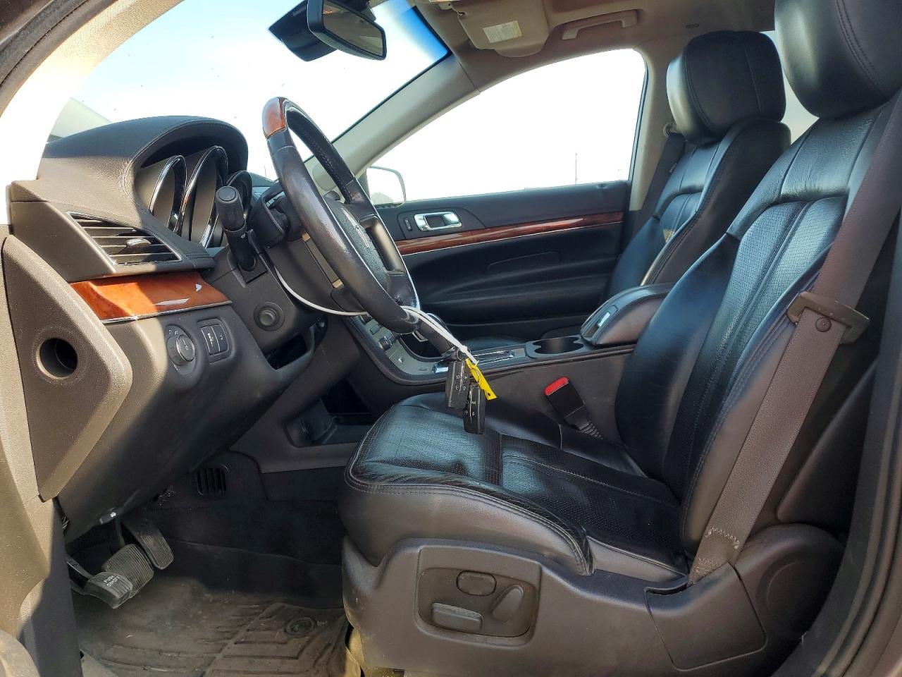 2010 Lincoln Mkt Gray vin: 2LMHJ5AT5ABJ28045