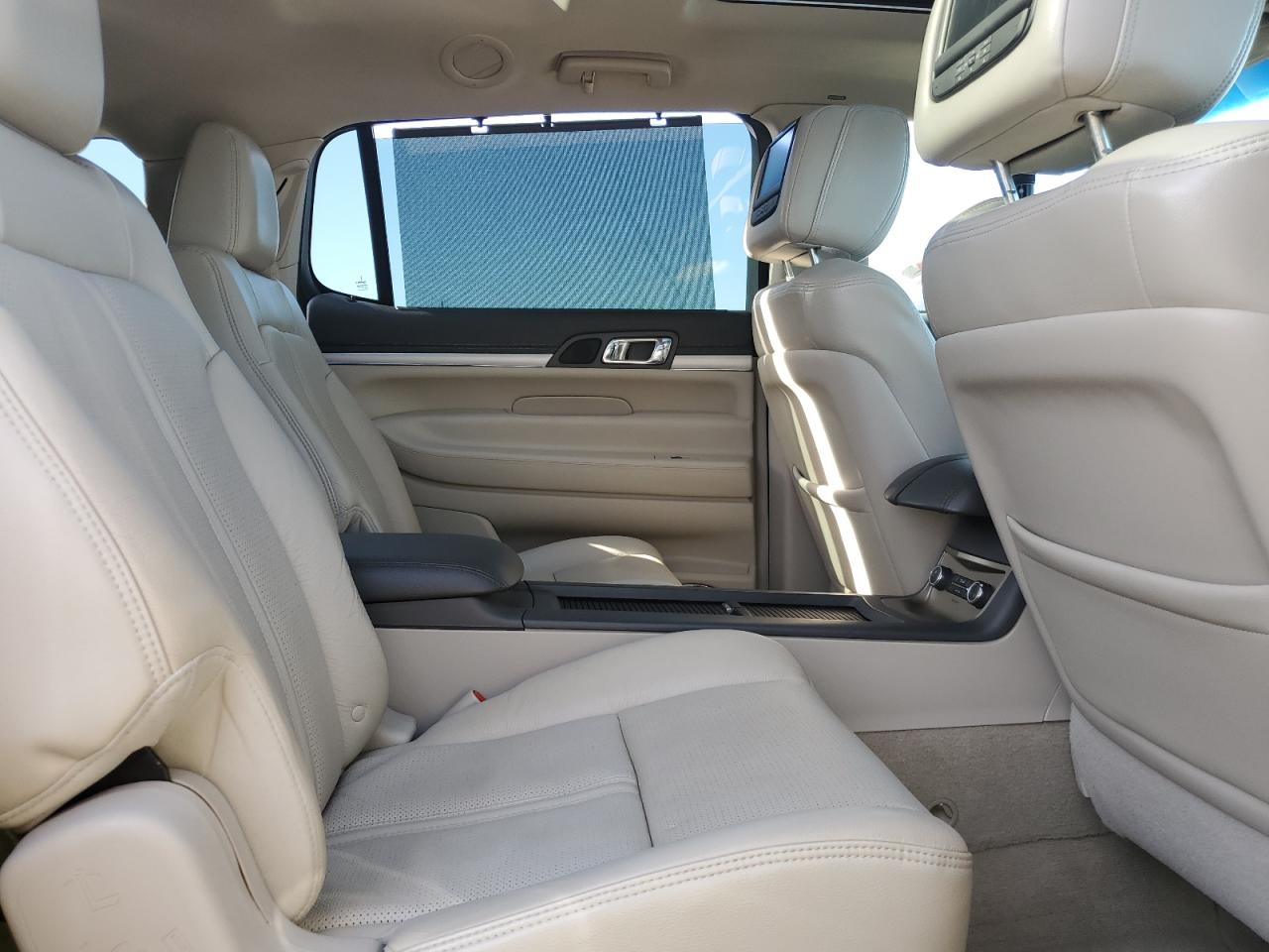 2011 Lincoln Mkt Burgundy vin: 2LMHJ5AT5BBJ51164