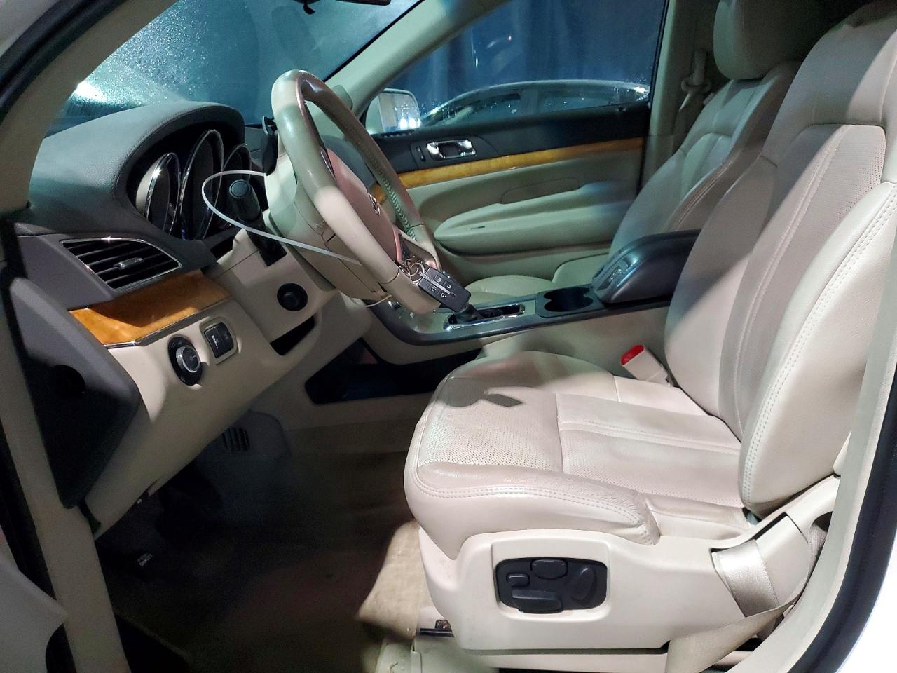 2012 Lincoln Mkt White vin: 2LMHJ5AT5CBL50233