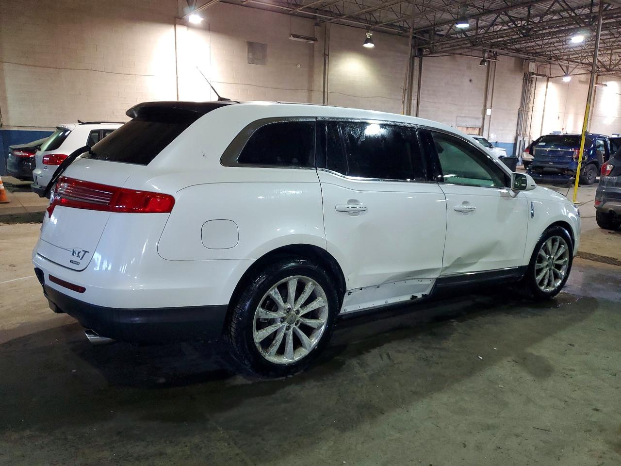 2012 Lincoln Mkt White vin: 2LMHJ5AT5CBL50233