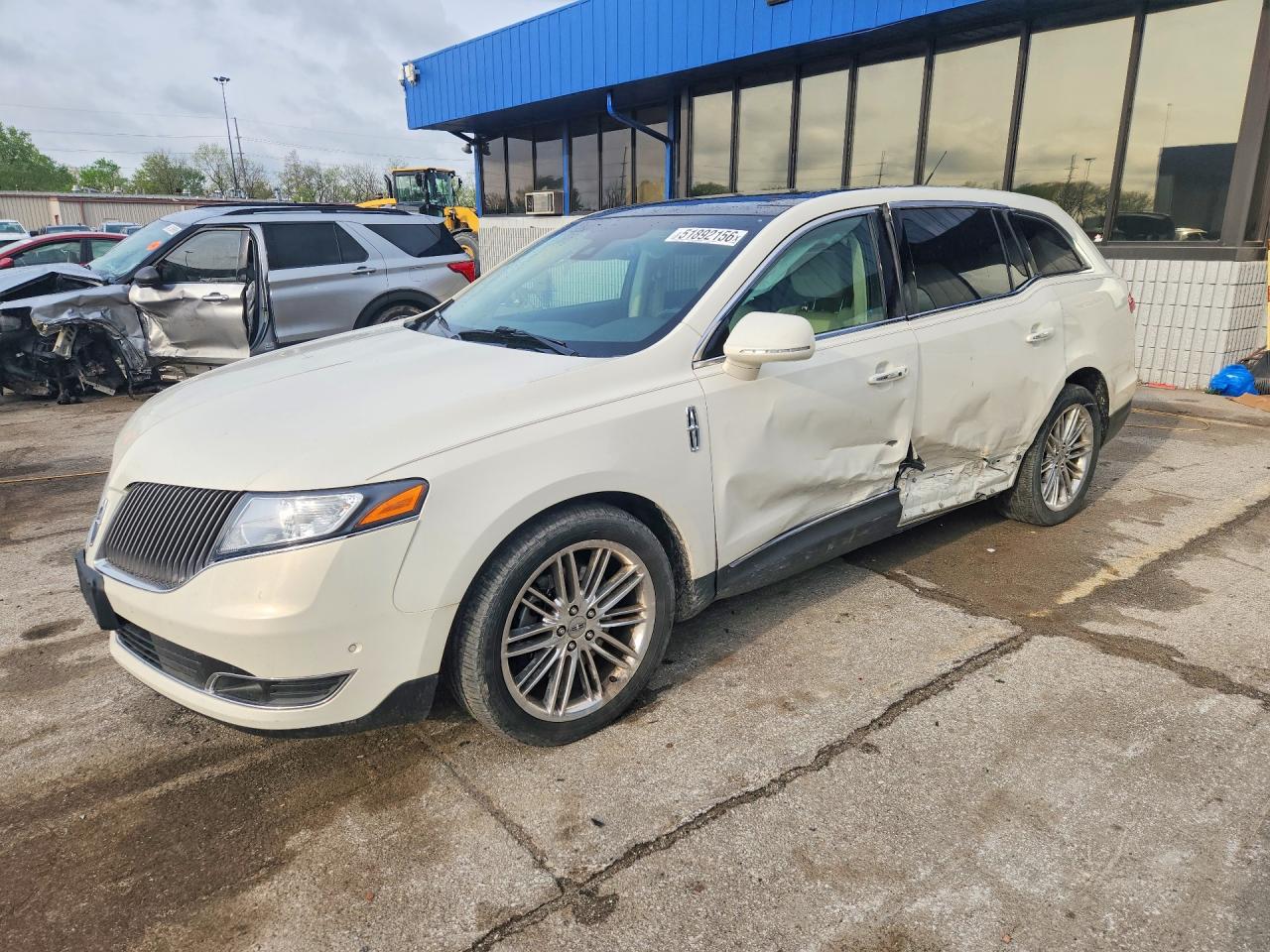 2013 Lincoln Mkt Beige vin: 2LMHJ5AT5DBL56518