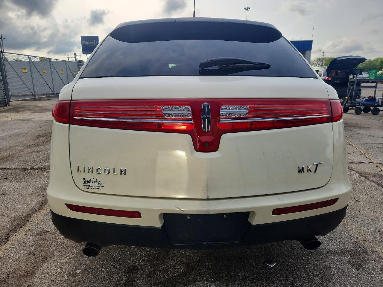 2013 Lincoln Mkt Beige vin: 2LMHJ5AT5DBL56518