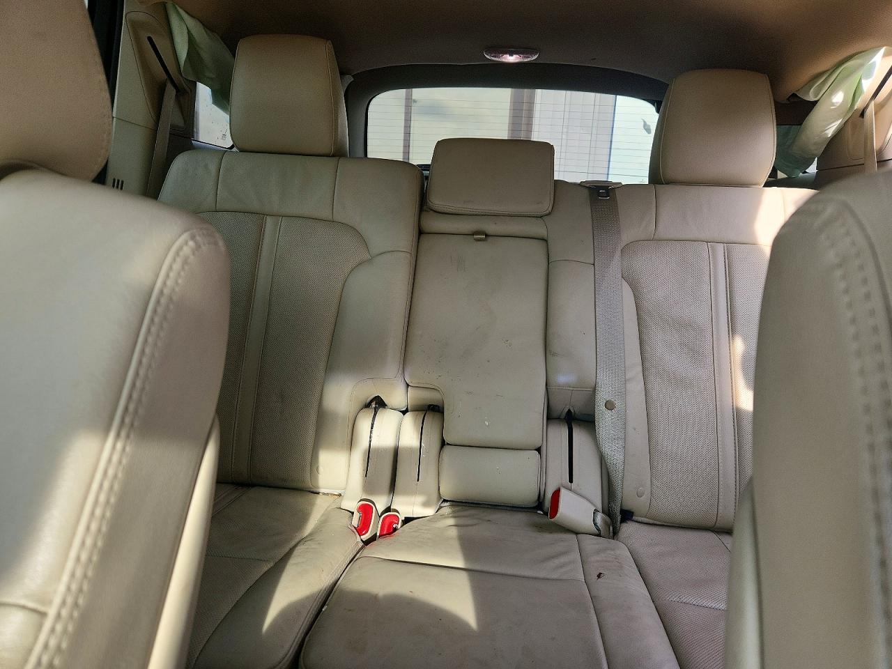 2013 Lincoln Mkt Beige vin: 2LMHJ5AT5DBL56518