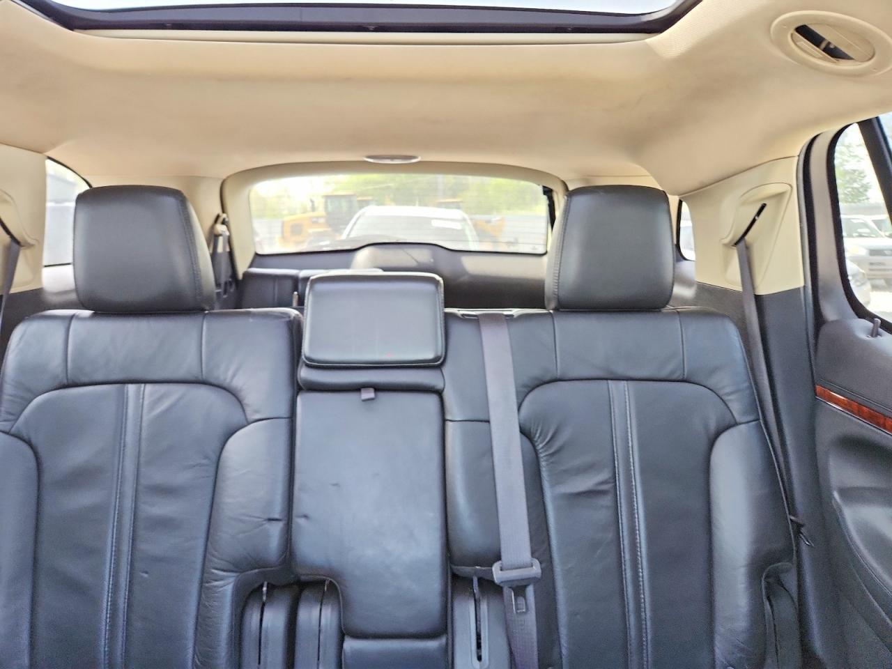 2014 Lincoln Mkt Black vin: 2LMHJ5AT5EBL53863