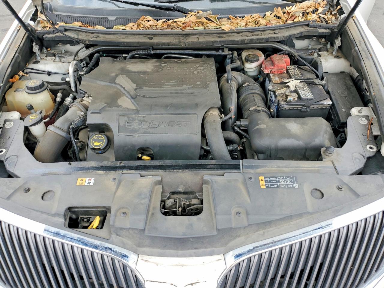 2014 Lincoln Mkt White vin: 2LMHJ5AT5EBL57217