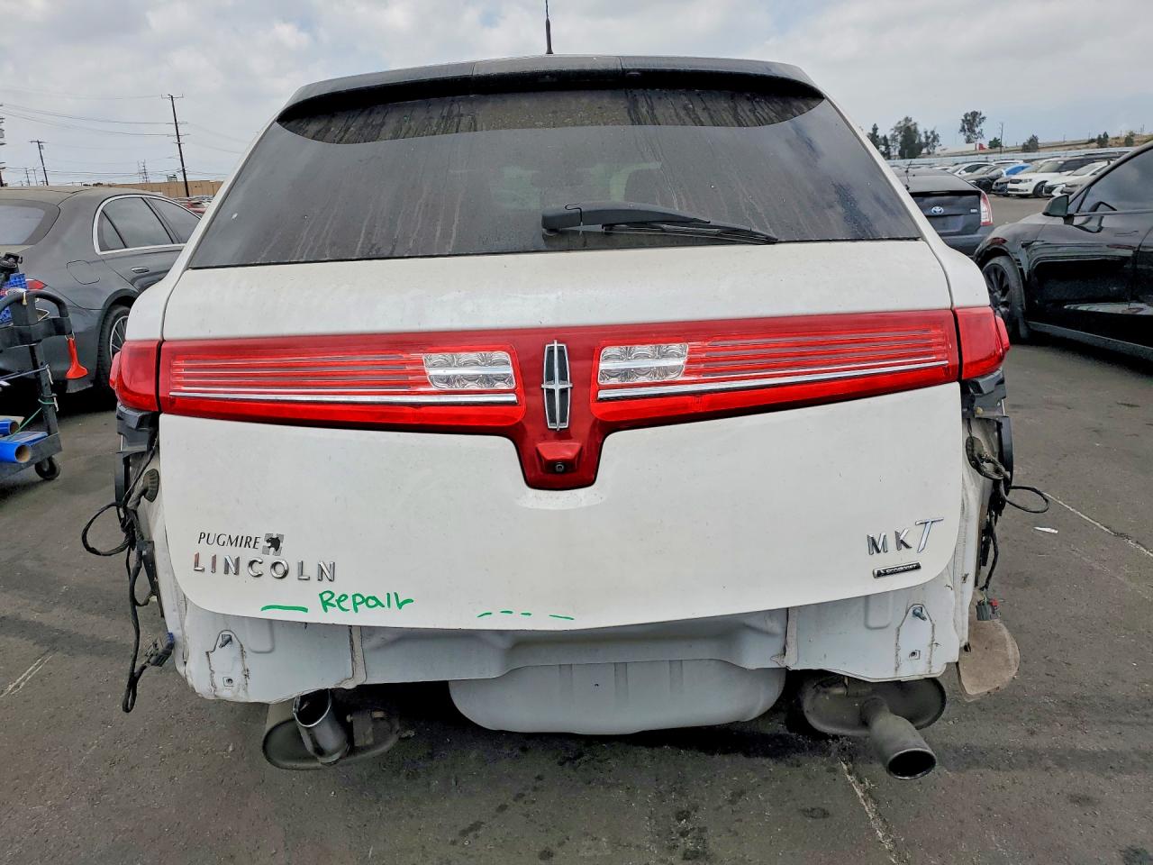 2014 Lincoln Mkt White vin: 2LMHJ5AT5EBL57217