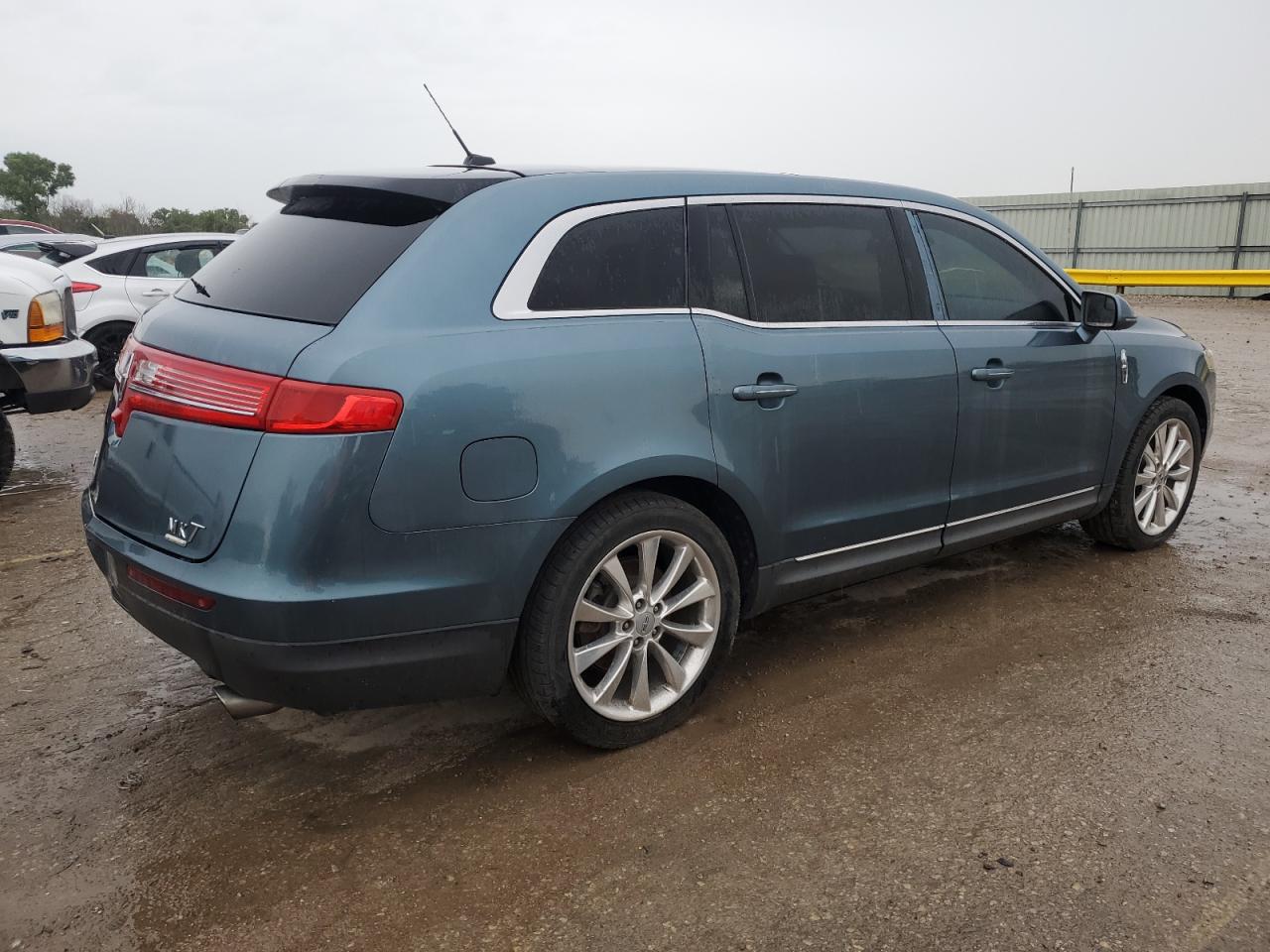 2010 Lincoln Mkt Blue vin: 2LMHJ5AT6ABJ15045