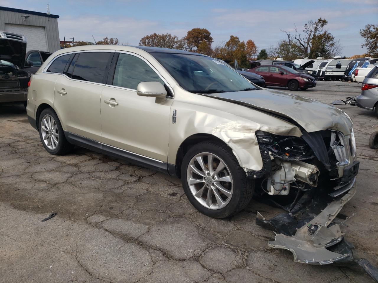 2011 Lincoln Mkt Gold vin: 2LMHJ5AT6BBJ52405
