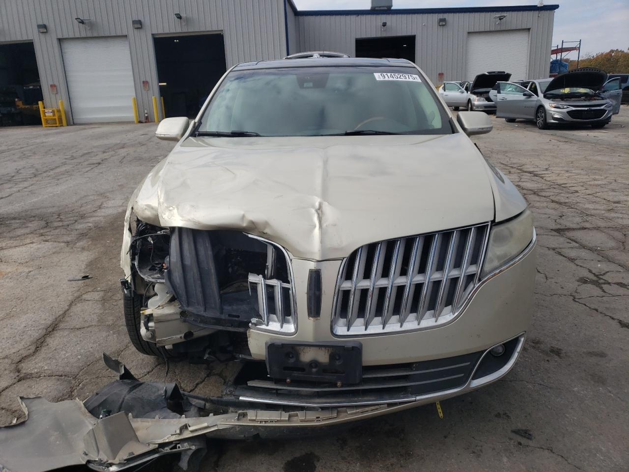 2011 Lincoln Mkt Gold vin: 2LMHJ5AT6BBJ52405