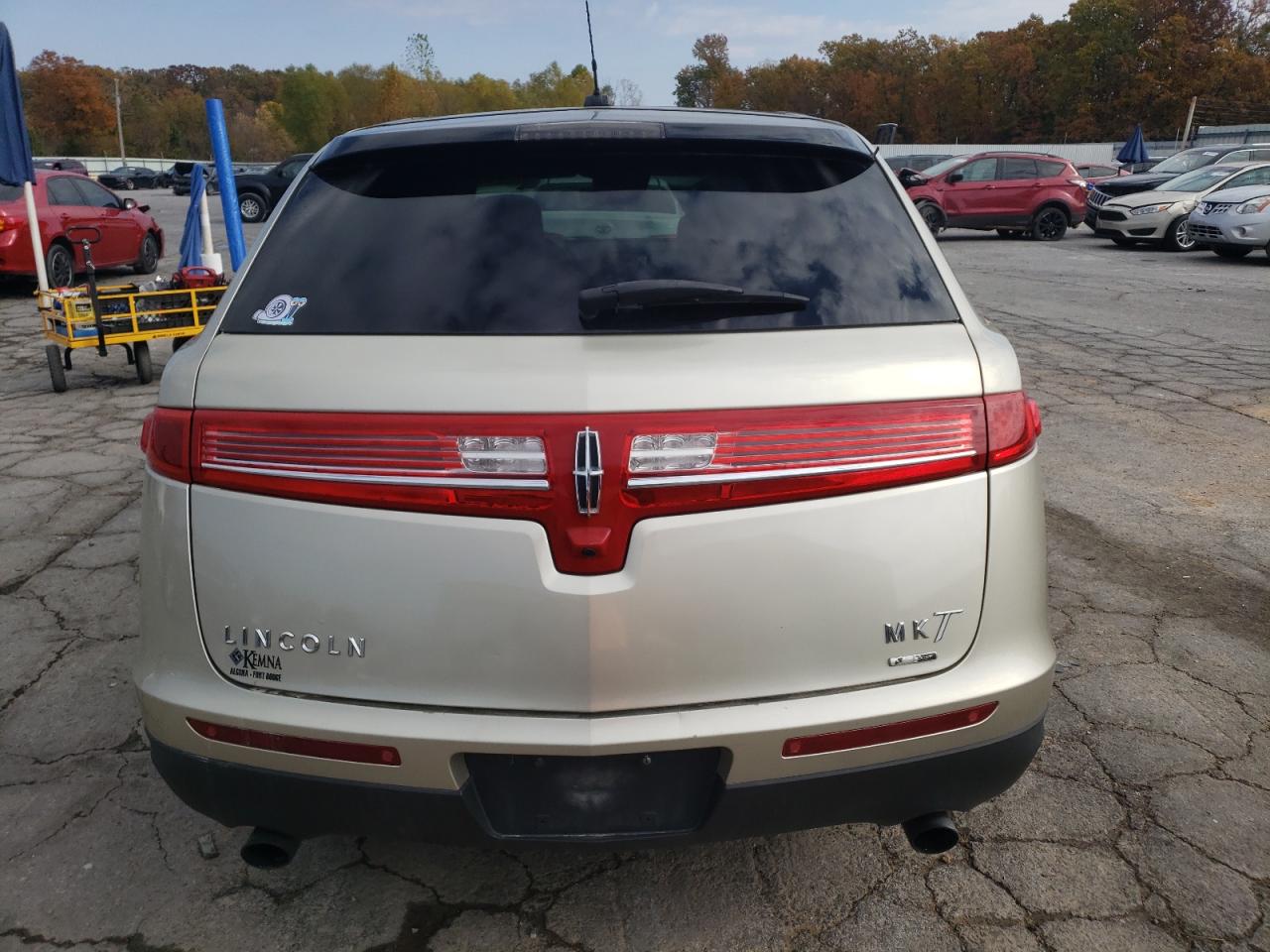 2011 Lincoln Mkt Gold vin: 2LMHJ5AT6BBJ52405